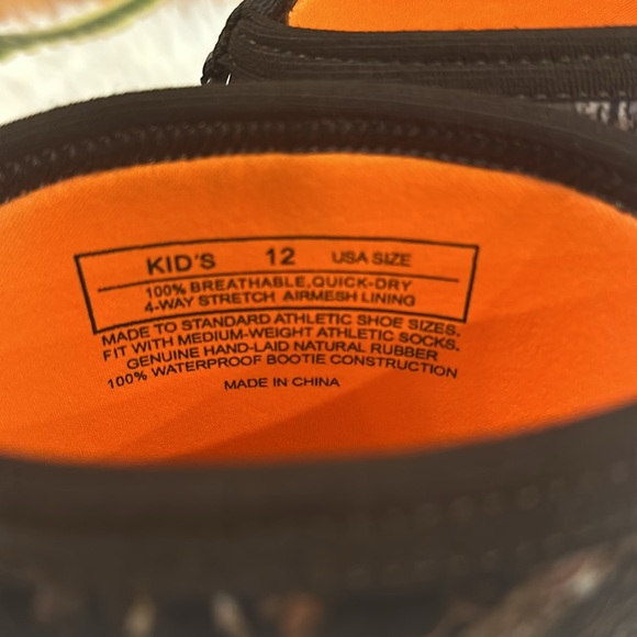 Boys size 12 dryshod. Like new - Picture 3 of 5